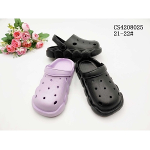 CHILDREN'S SLIPPERS AND SANDALS