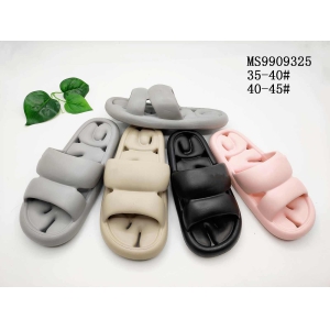 MEN'S SLIPPERS AND SANDALS