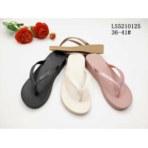 LADY'S FASHION SLIPPERS AND SANDALS