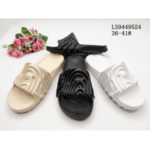 LADY'S FASHION SLIPPERS AND SANDALS