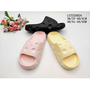 LADY'S FASHION SLIPPERS AND SANDALS