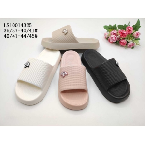 LADY'S FASHION SLIPPERS AND SANDALS