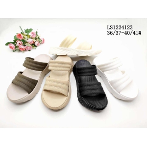LADY'S FASHION SLIPPERS AND SANDALS