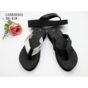 LADY'S FASHION SLIPPERS AND SANDALS