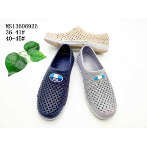 MEN'S SLIPPERS AND SANDALS