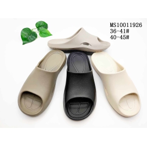 MEN'S SLIPPERS AND SANDALS