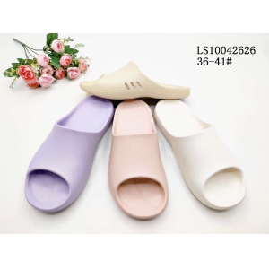 LADY'S FASHION SLIPPERS AND SANDALS