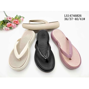 LADY'S FASHION SLIPPERS AND SANDALS