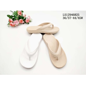 LADY'S FASHION SLIPPERS AND SANDALS
