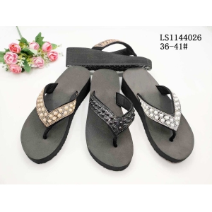 LADY'S FASHION SLIPPERS AND SANDALS