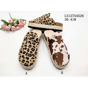 LADY'S FASHION SLIPPERS AND SANDALS