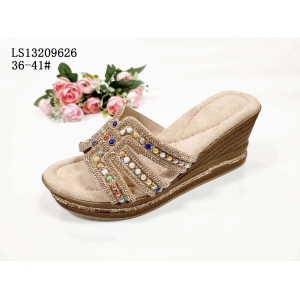 LADY'S FASHION SLIPPERS AND SANDALS