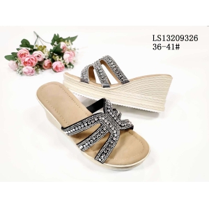 LADY'S FASHION SLIPPERS AND SANDALS