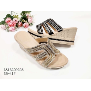 LADY'S FASHION SLIPPERS AND SANDALS