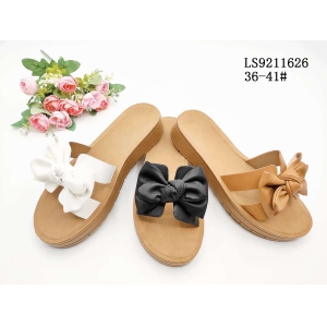 LADY'S FASHION SLIPPERS AND SANDALS
